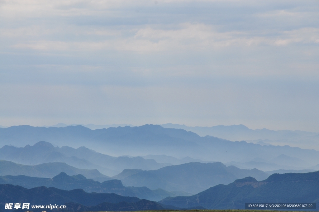 水墨山背景