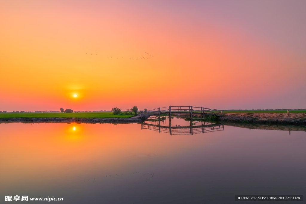  黄昏 湖景