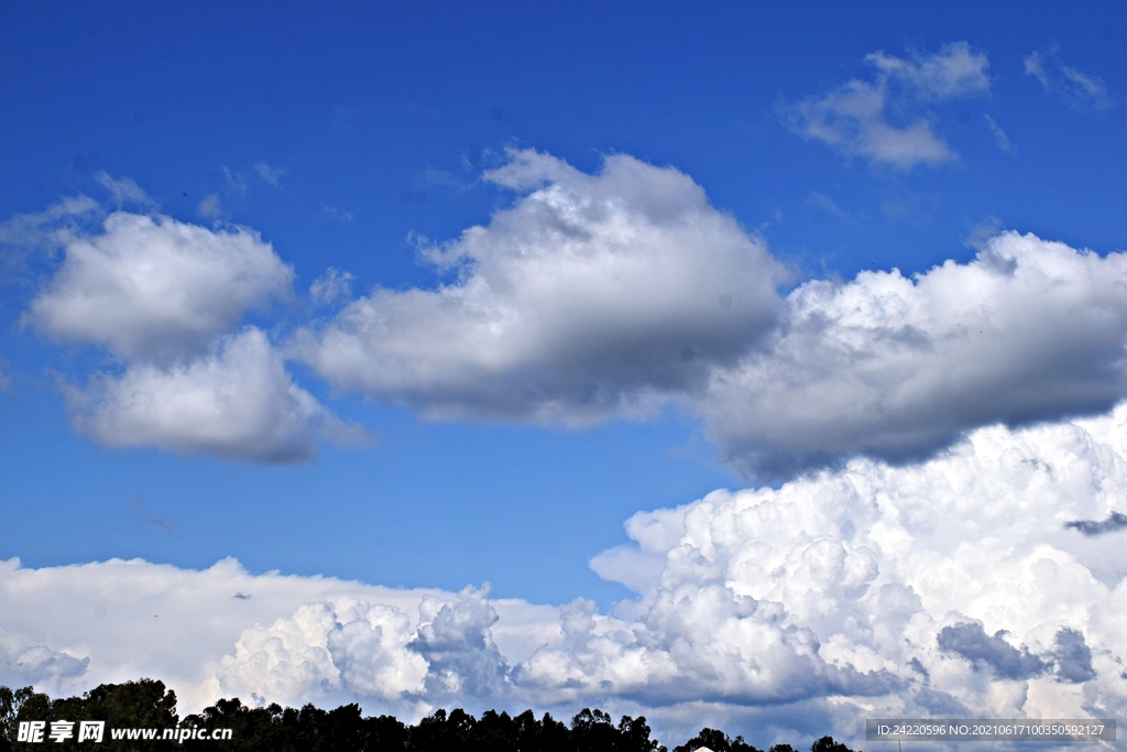 蓝天白云