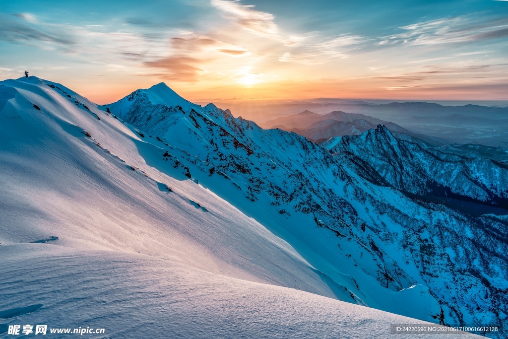 雪山日出
