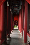 红色柱子长廊