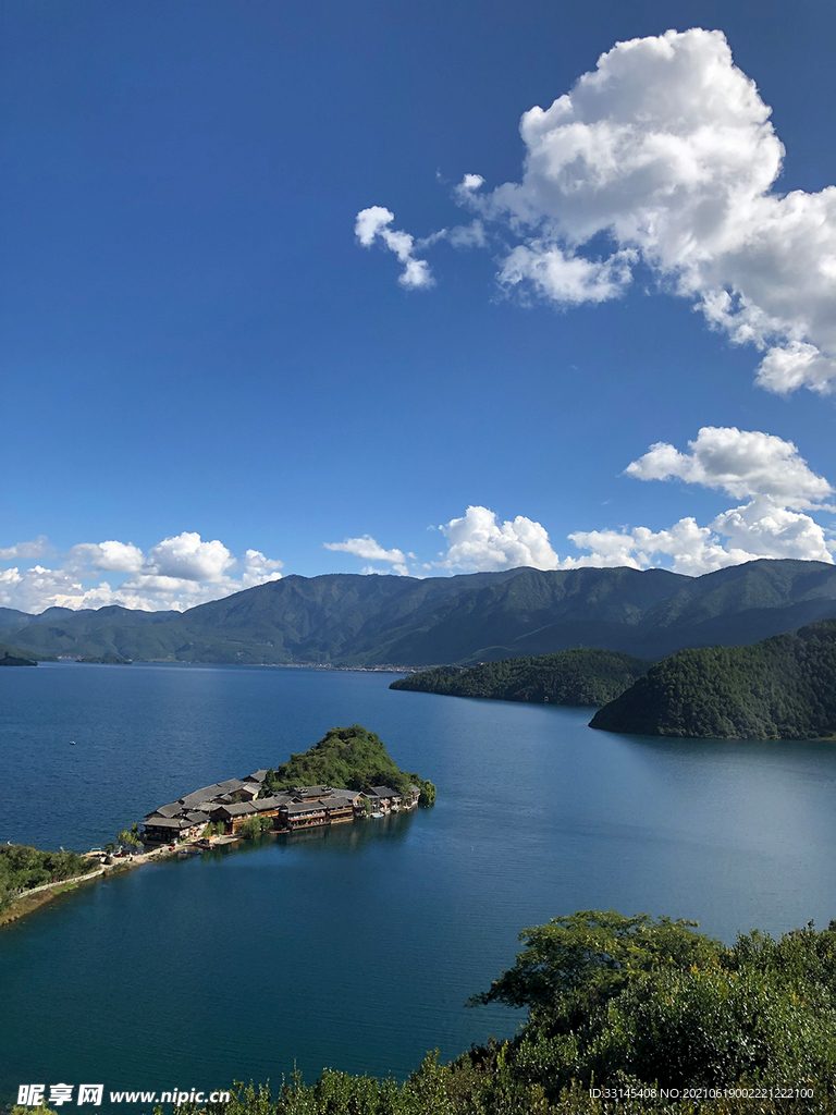 湖水