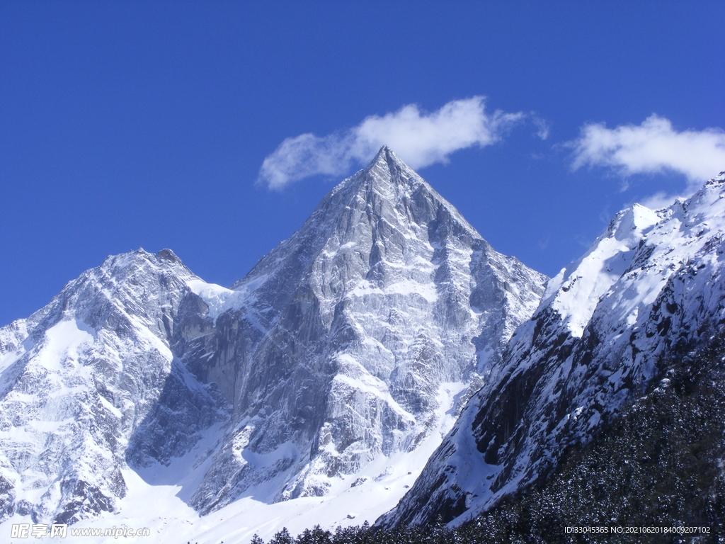 毕棚沟雪山顶照片