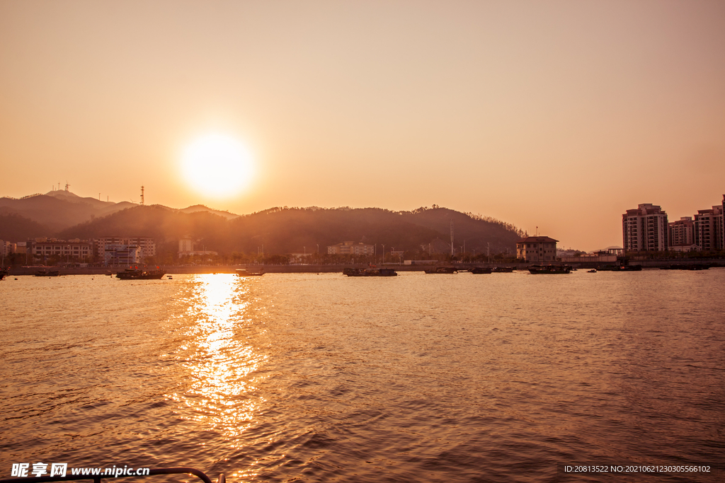 黄昏海岸