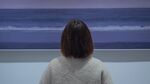 海边少女背影