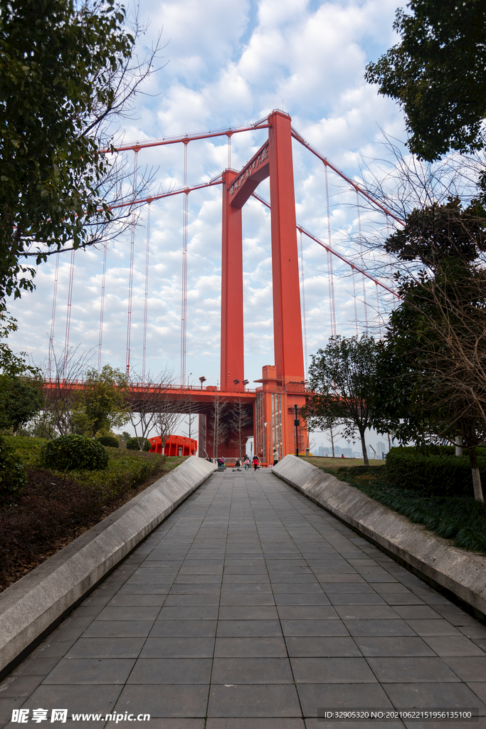 汉阳江滩公园鹦鹉洲长江大桥