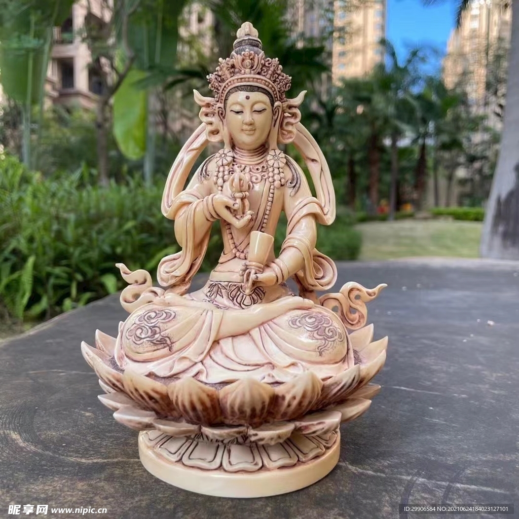 手持金钢杵观音