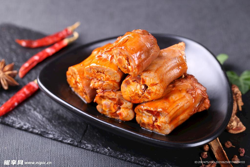 垂涎欲滴的鸭脖美食