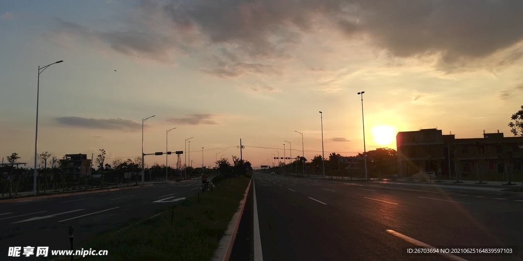 日落公路风景