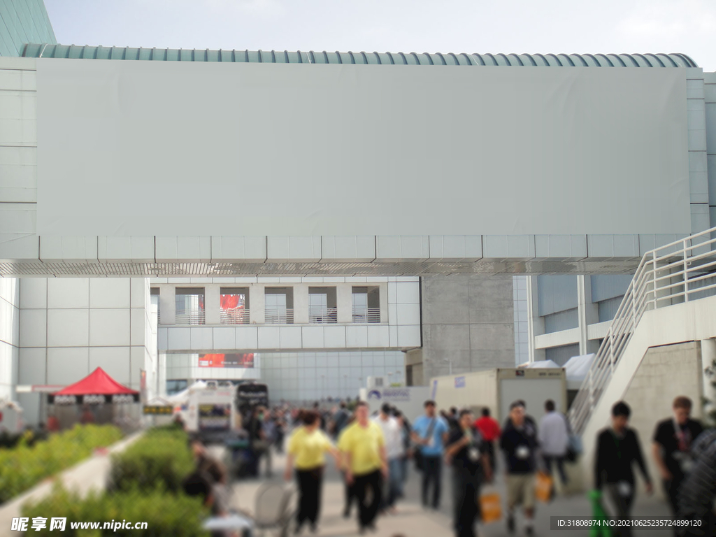 展馆室外超大海报样机模板展示