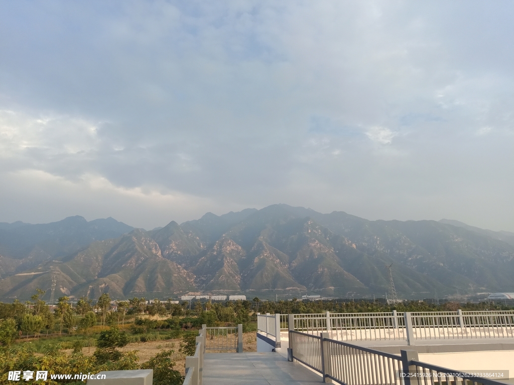 大山