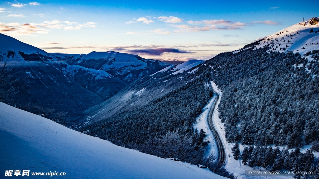 雪景山中公路