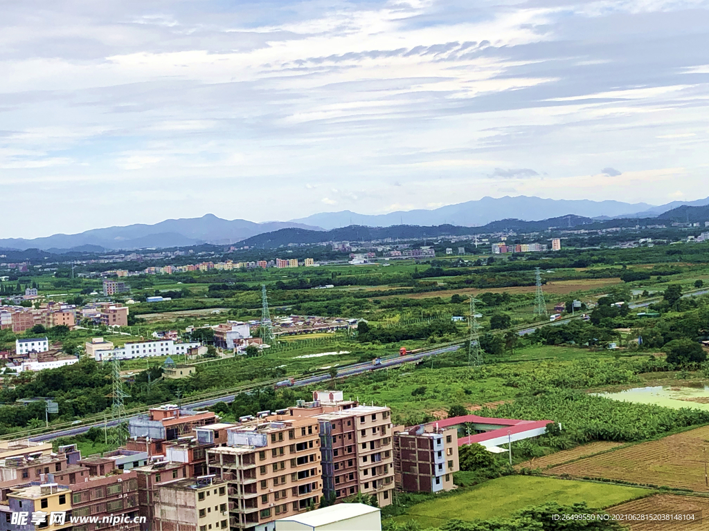  乡野里的田园风光