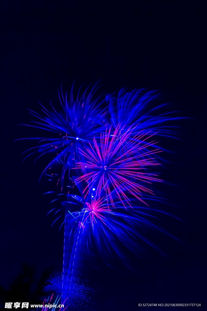 蓝色烟花