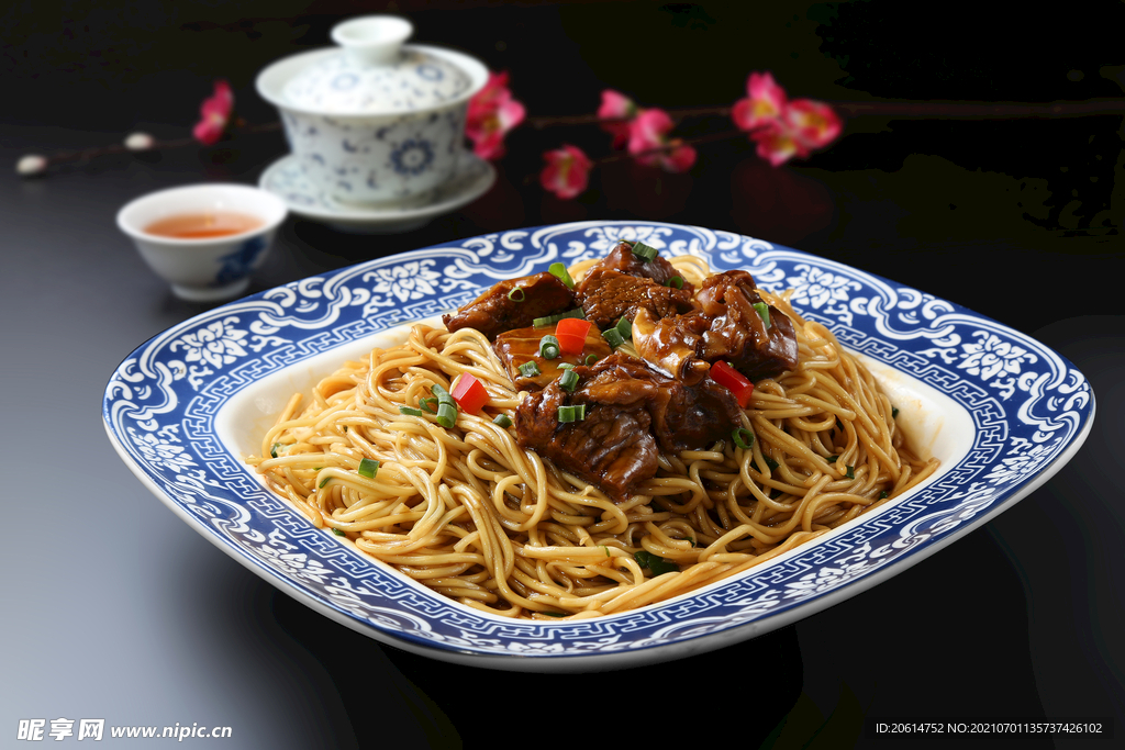 牛肉板面