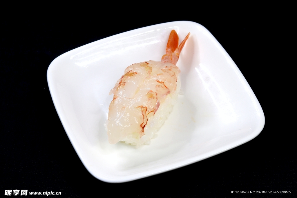 日式三文鱼寿司料理