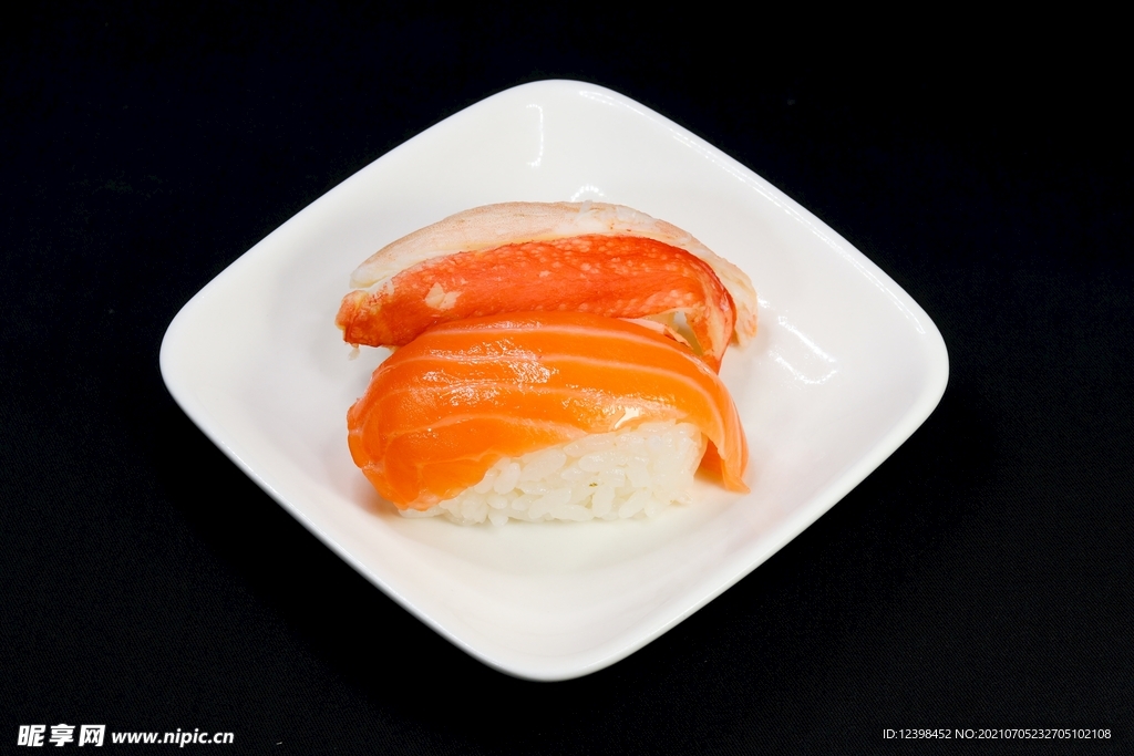 日式三文鱼寿司料理