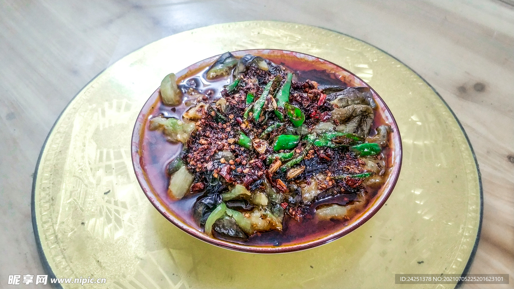 客家菜肴油辣肥茄
