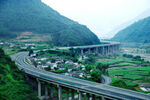 川雅（安）西（昌）高速公路拖乌