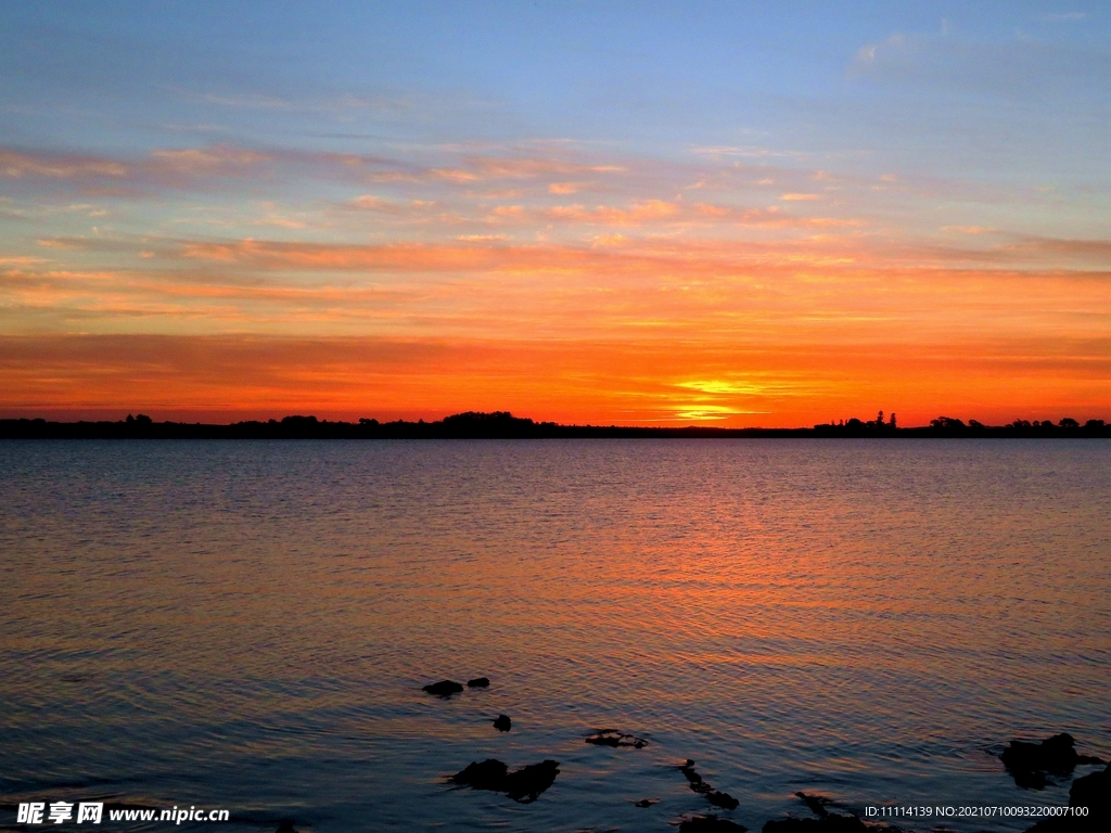 新西兰海滨夕阳风光