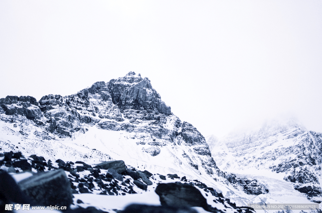 雪山装饰画