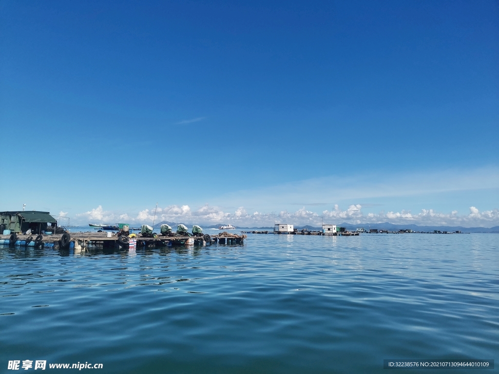 海岛海水蓝天