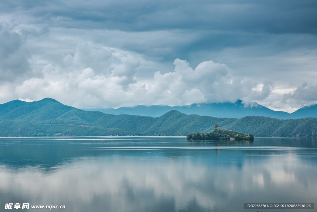 泸沽湖美景