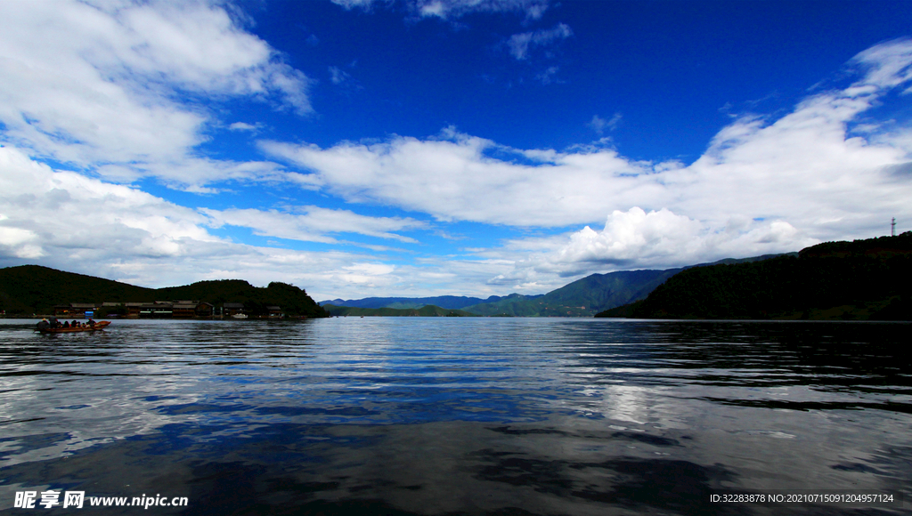 泸沽湖美景