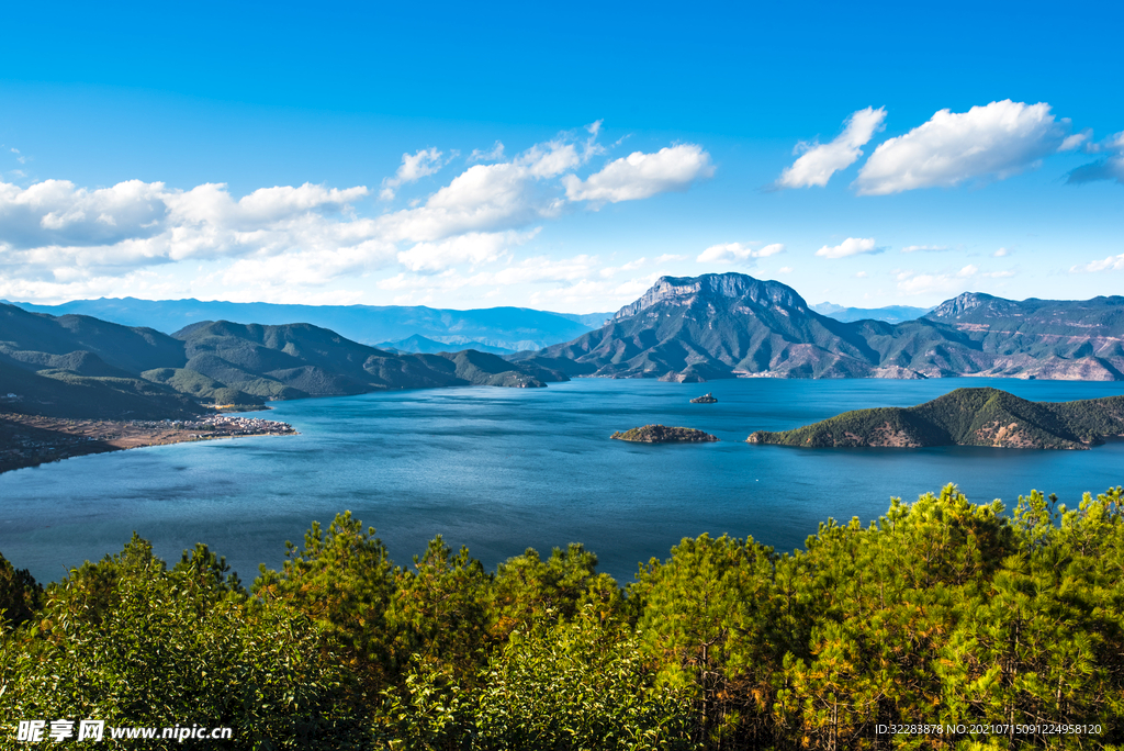 泸沽湖美景