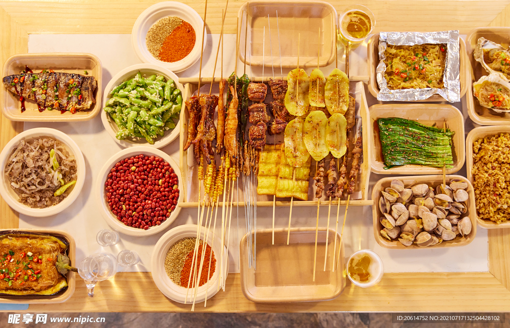 丰盛的火锅晚宴美食