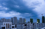 城市暴风雨来临之前