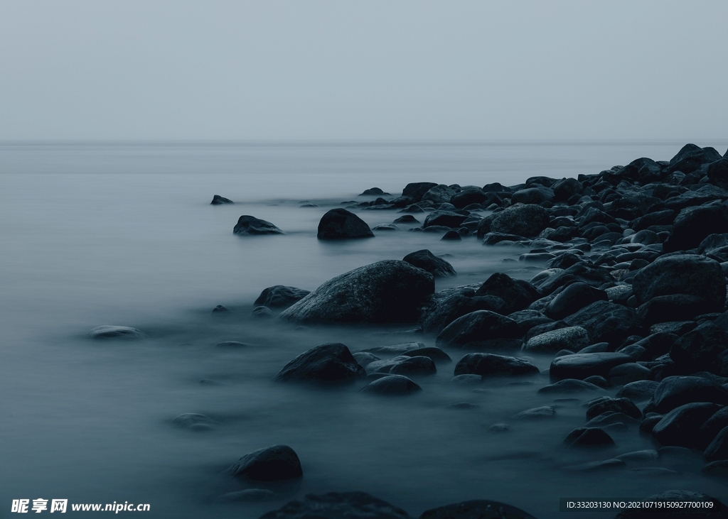 海 岩 雾