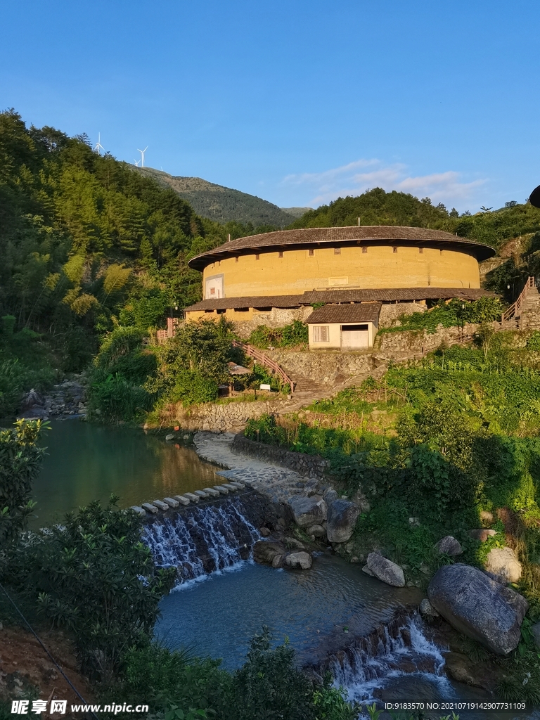 初溪土圆楼