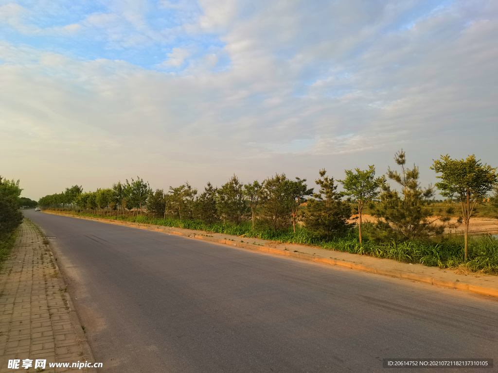 美丽的乡村道路风景