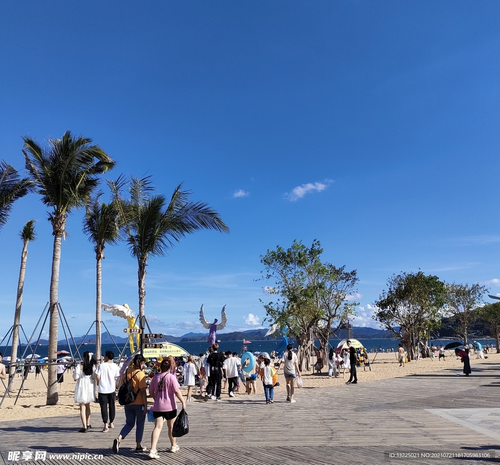 大梅沙沙滩大海蓝天海水