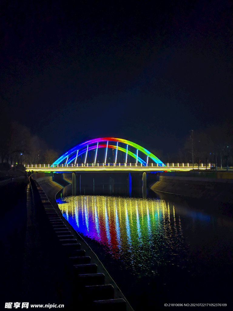 夜晚的桥