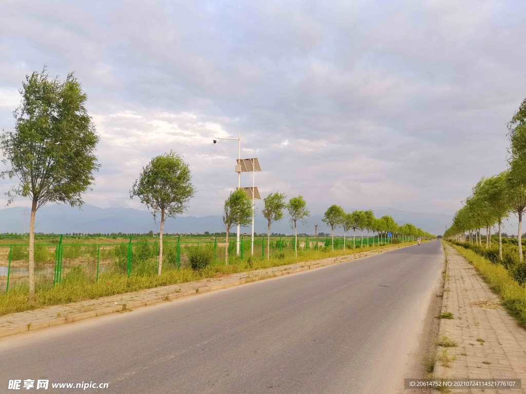 美丽的乡村道路风景