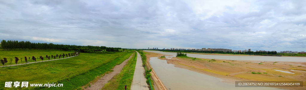 美丽的乡村河道风景