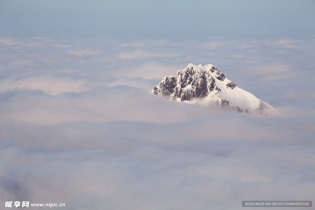 冬季雪山
