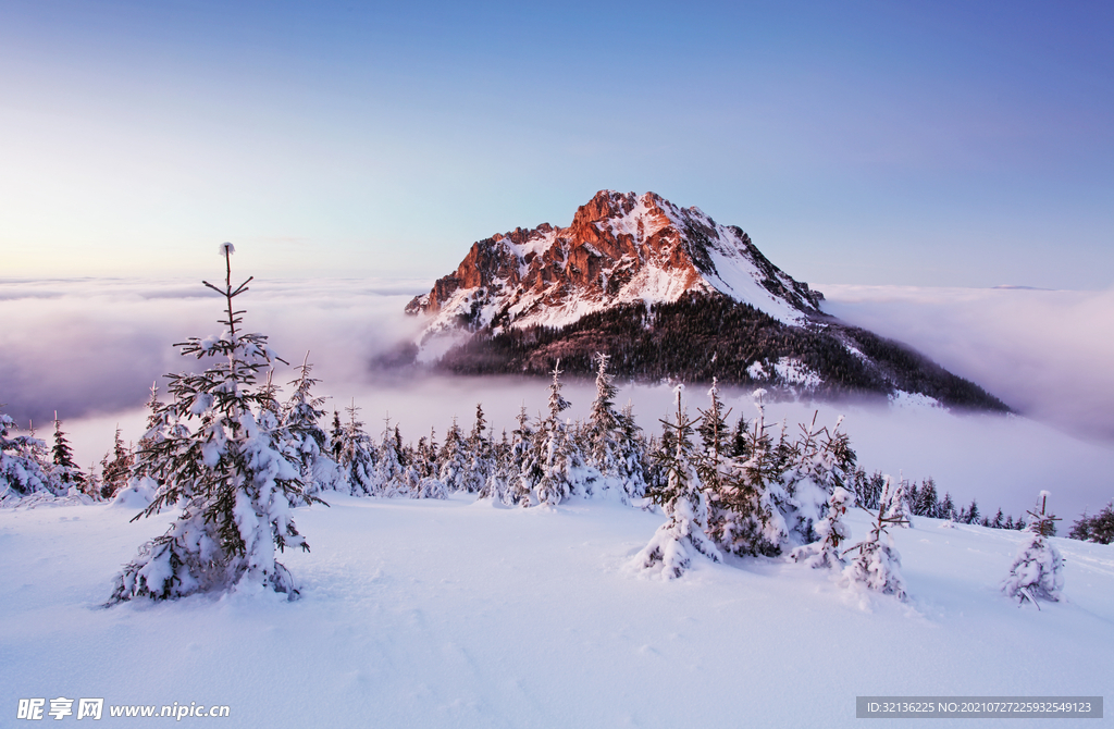 冬季雪山