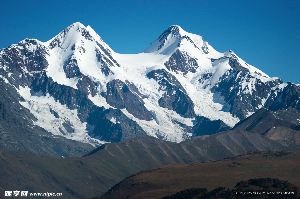 冬季雪山