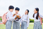 学校学生
