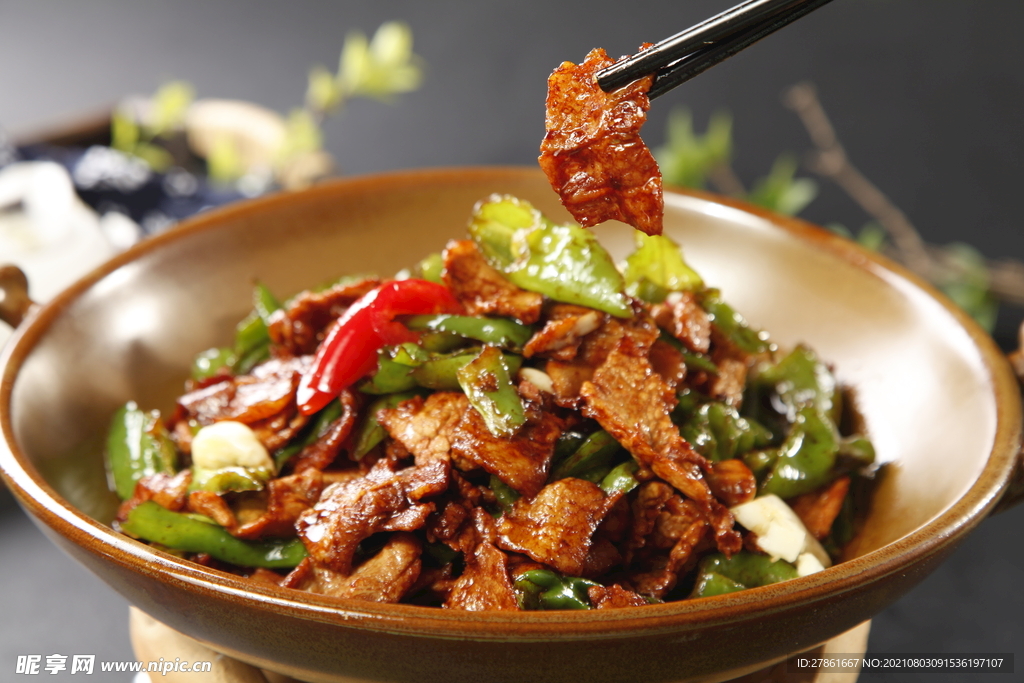 钵钵辣椒炒肉
