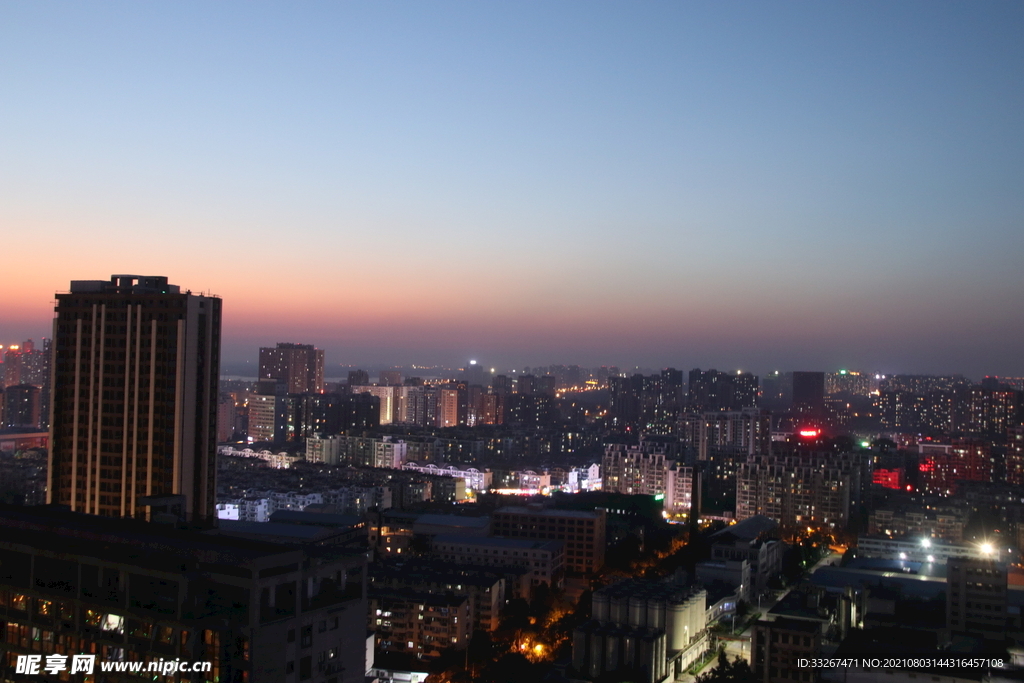 城市夕阳