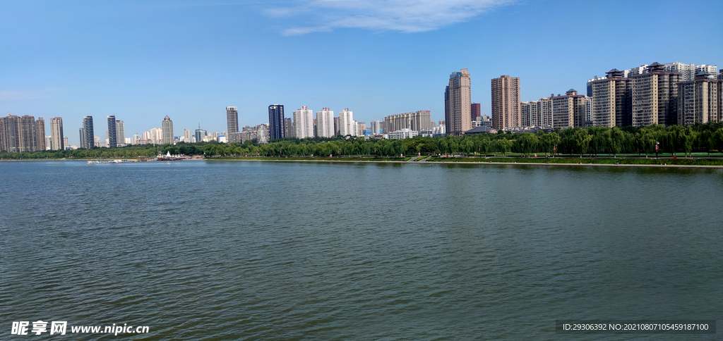 湖水