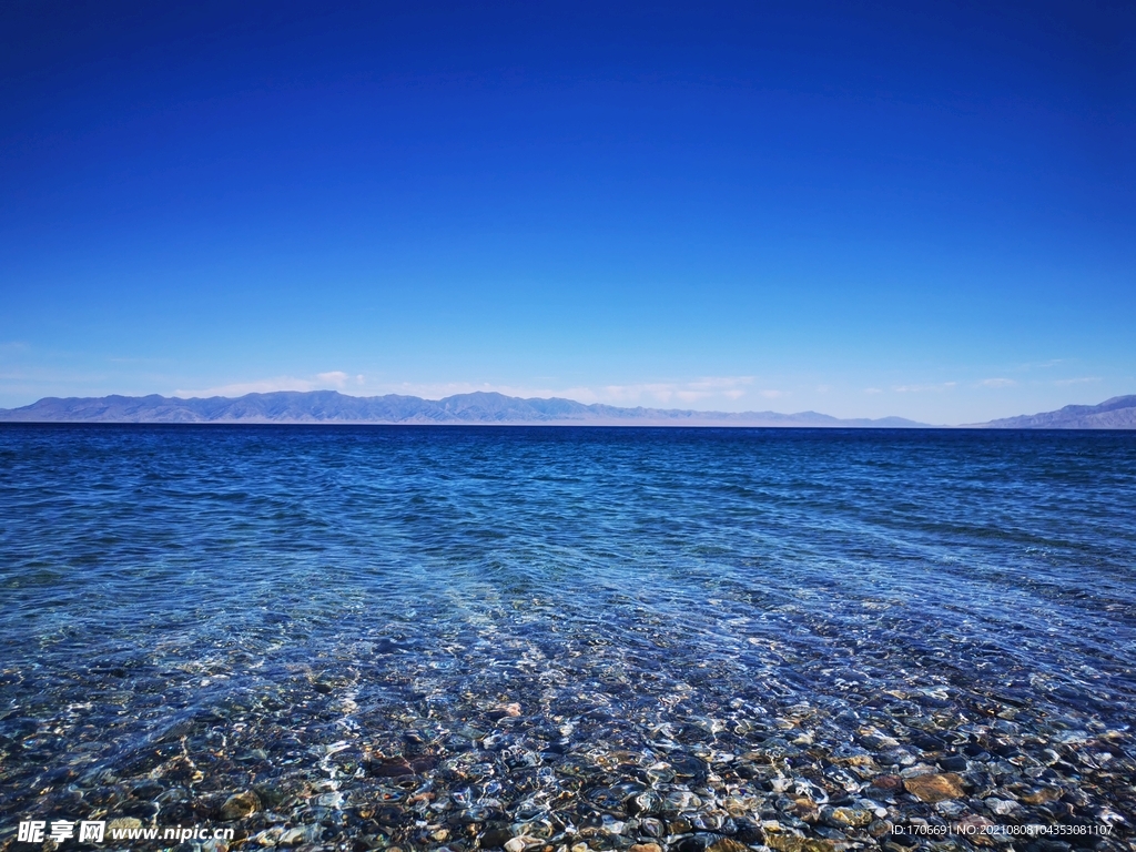 赛里木湖 蓝天湖水