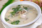 香茜鱼头豆腐汤