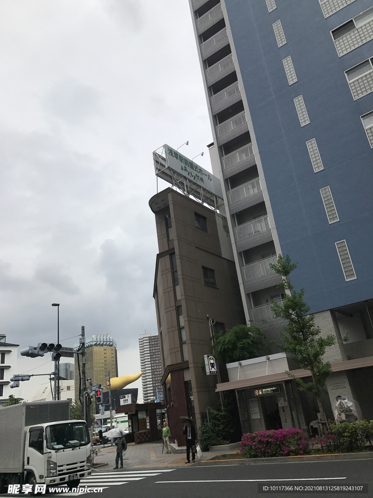 东京街头葬仪社照片