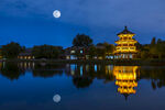 夜色下的公园美景
