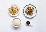 诱人的鱼块和鸡腿